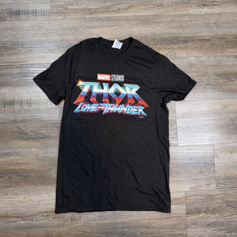 Thor Shirt Mens Small Short Sleeve Love And Thunder Marvel Collectible Comic-Con